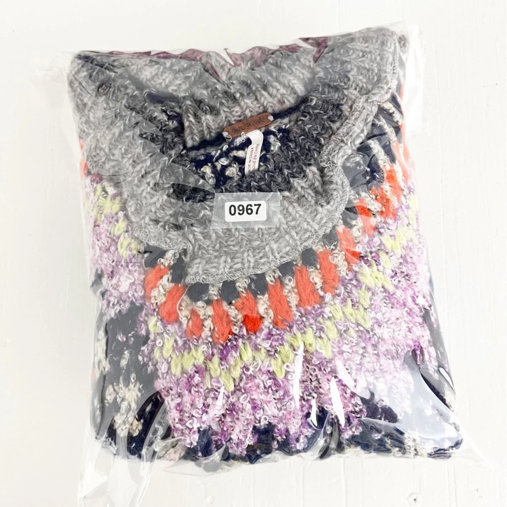 Free People Home For The Holidays Wool Blend Sweater Size Large NWT Gray Combo - Picture 11 of 11